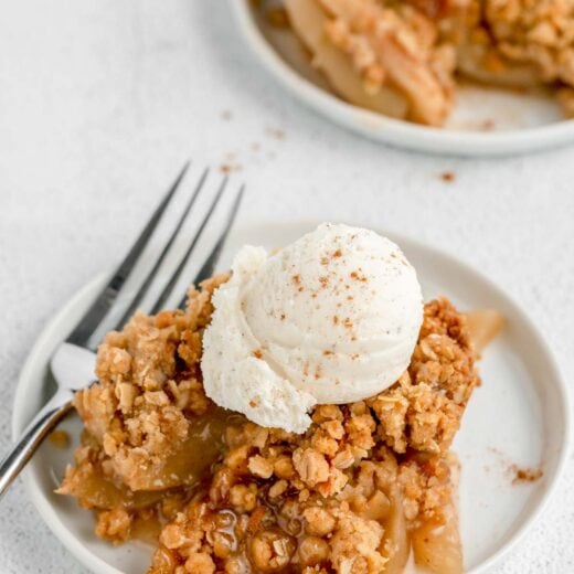 Recipe for Apple Crisp {+VIDEO} | Lil' Luna