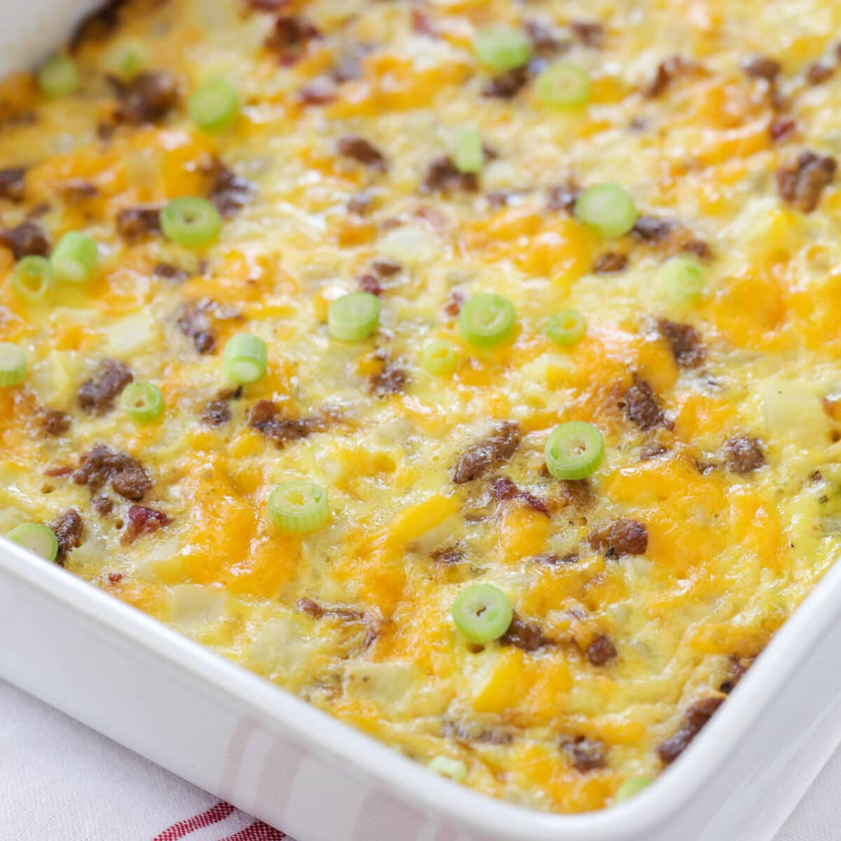 Cheesy Breakfast Potato Casserole {SO Easy! +VIDEO} | Lil' Luna