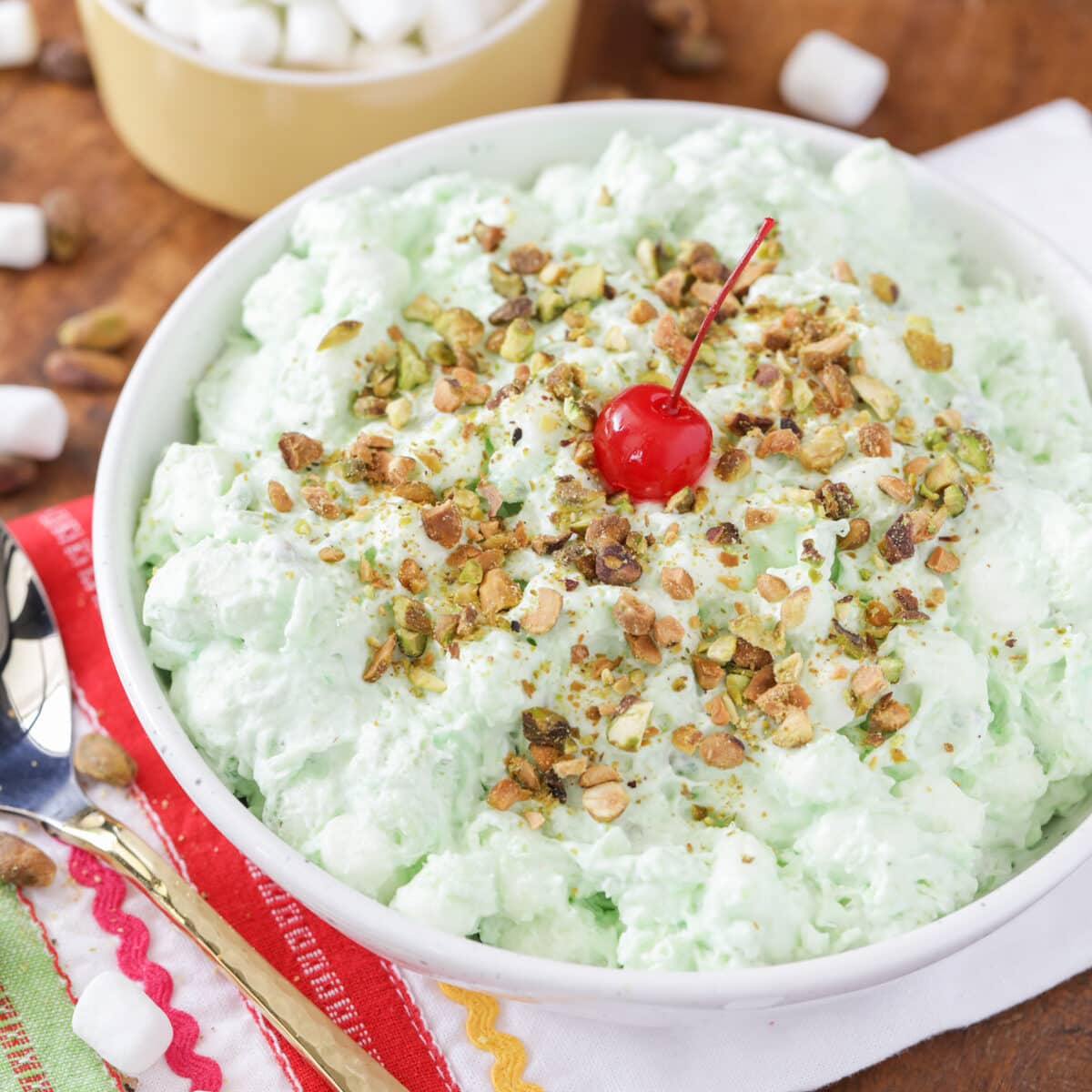 Easy Pistachio Salad {Just 4 Ingredients!} Lil' Luna