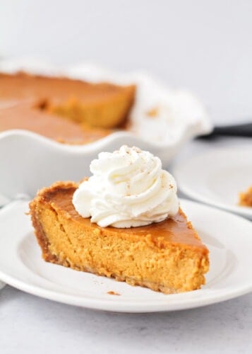 Pumpkin Pie with Graham Cracker Crust {A Tasty Twist!} | Lil' Luna