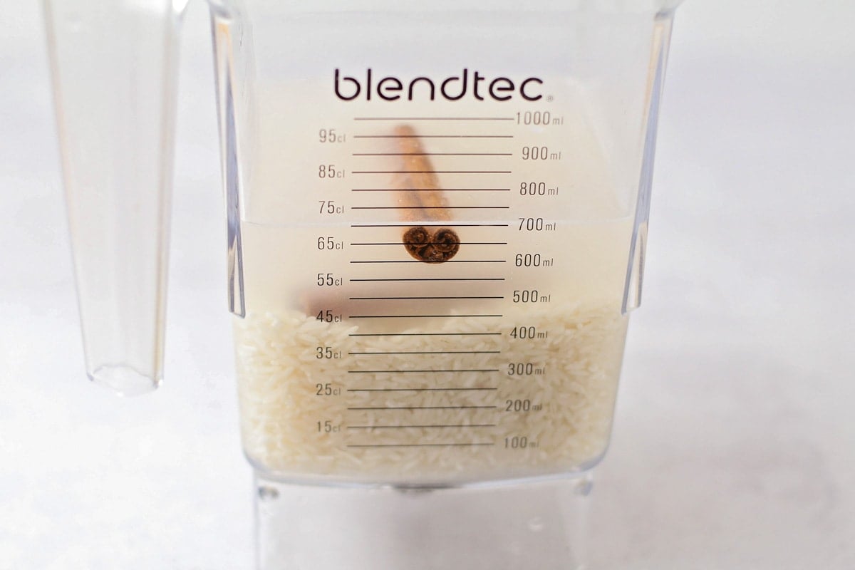 Making rice milk in a blender for Horchata.