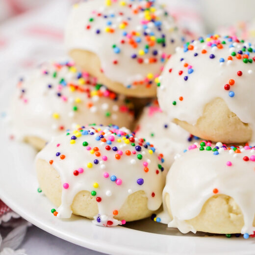 Italian Cookies Recipe {aka Italian Wedding Cookies} | Lil' Luna