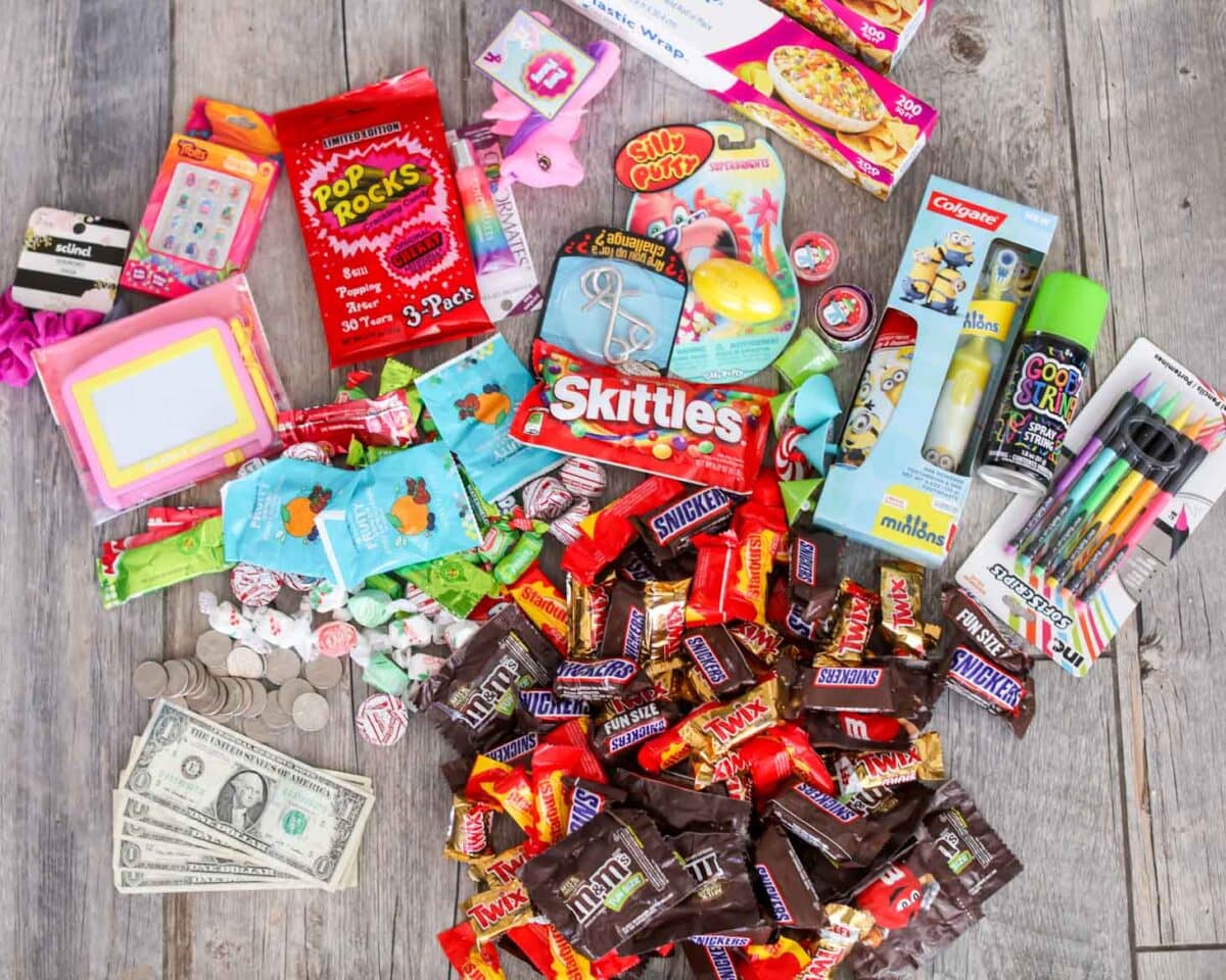 Prize ideas for kids for Saran Wrap game.