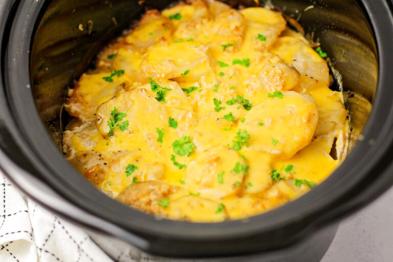 Crock Pot Scalloped Potatoes {+VIDEO} Lil' Luna
