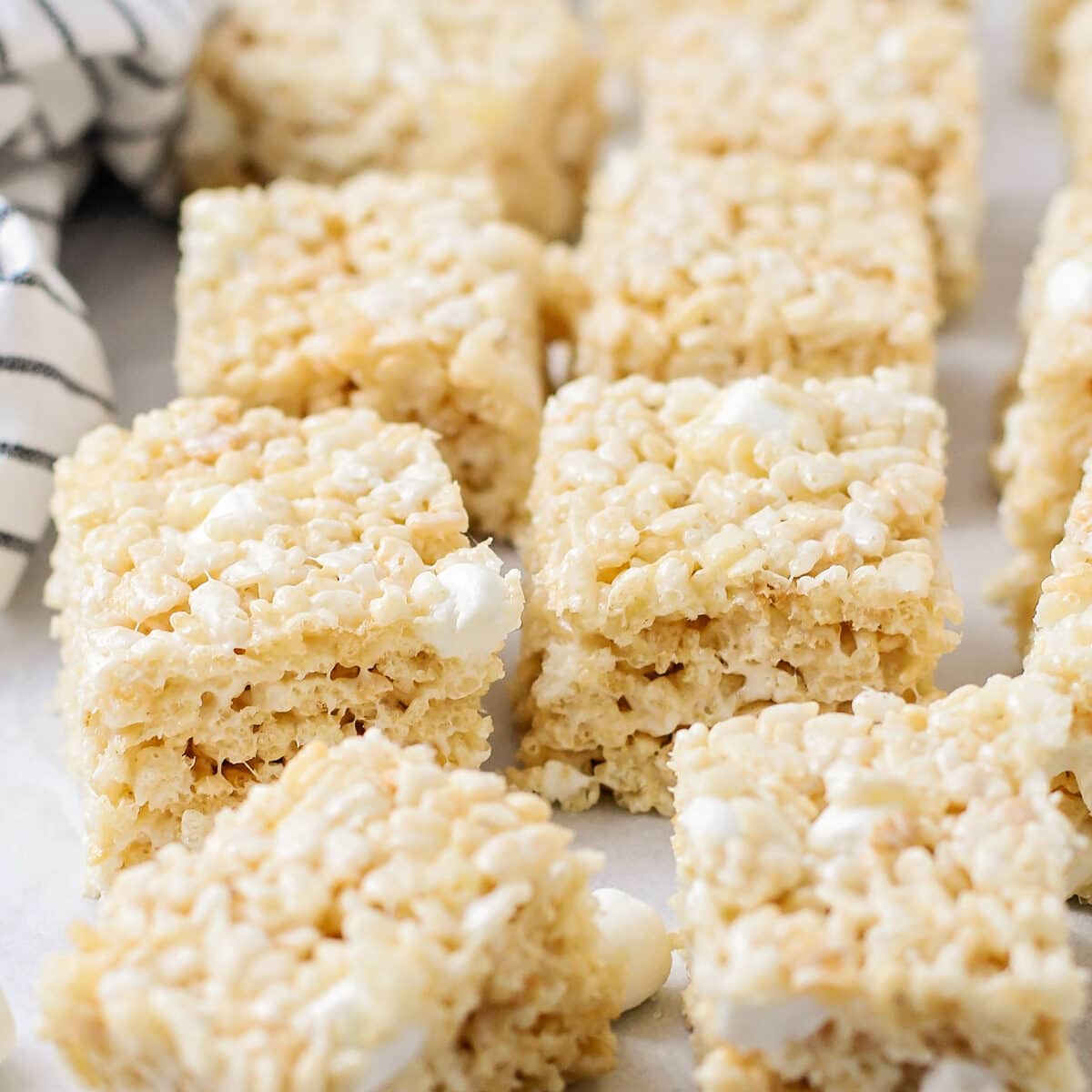 Rice Krispie Treats {3 Ingredients Video} Lil Luna