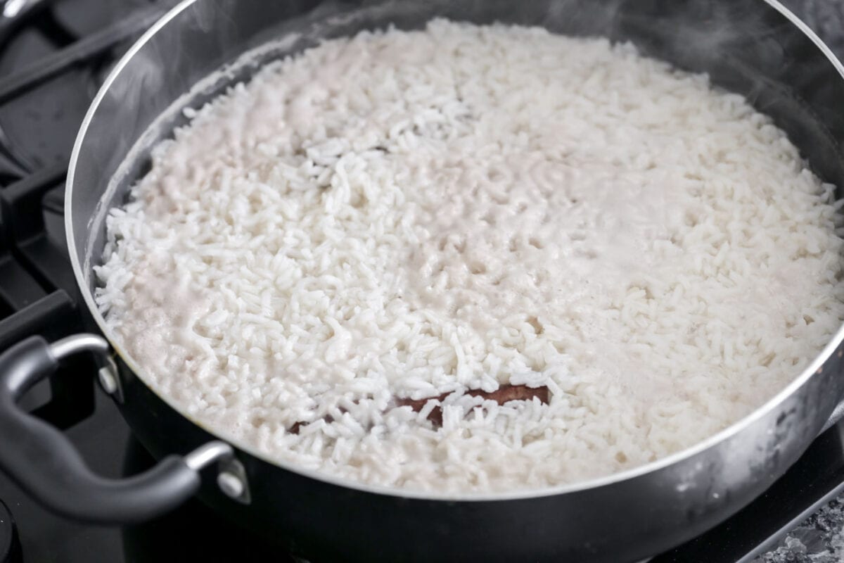 Rice in pot for Arroz con leche.