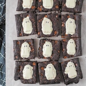 Halloween brownies topped with candy ghosts.
