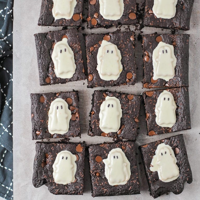 Halloween brownies topped with candy ghosts.