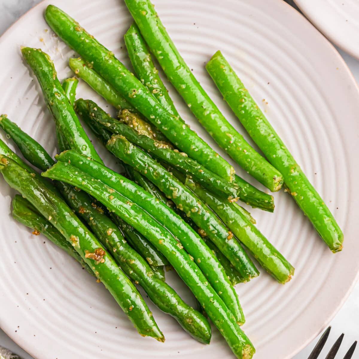 Easy Sauteed Green Beans {5 Ingredients} | Lil' Luna