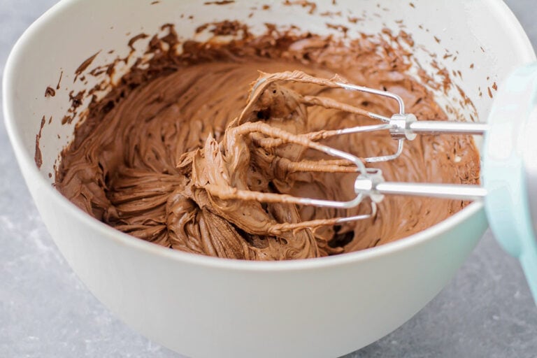 Chocolate Icing Recipe {Made in Minutes!} Lil' Luna
