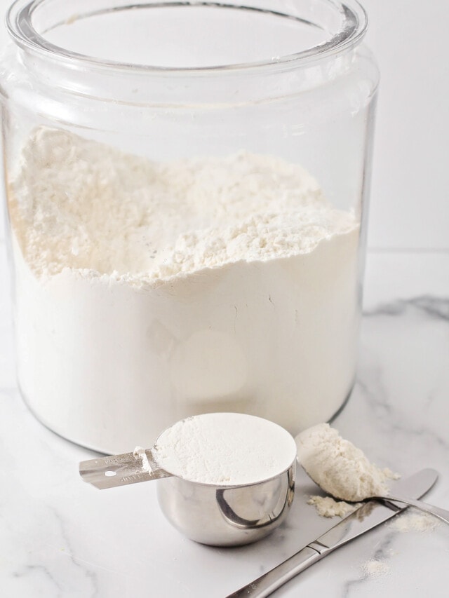 How to Grease and Flour a Pan Lil' Luna