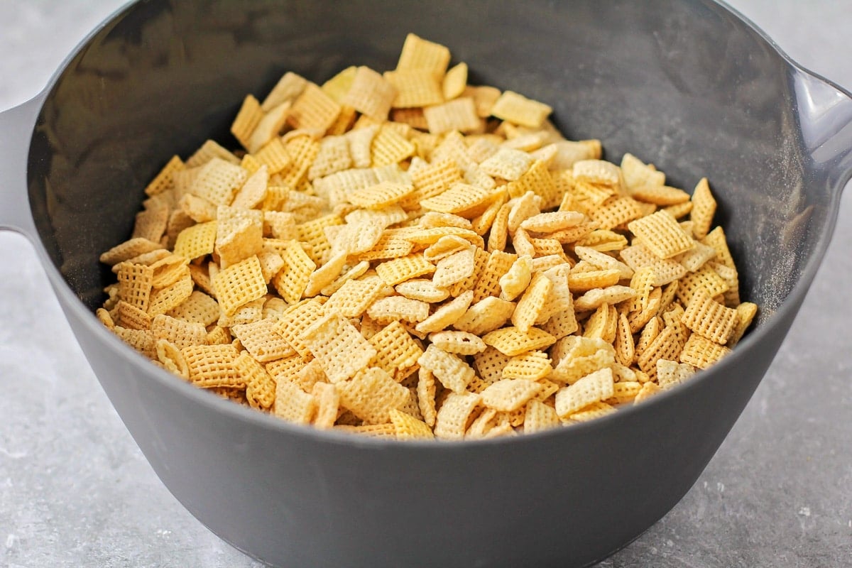 Chex cereal prepped in a grey bowl.
