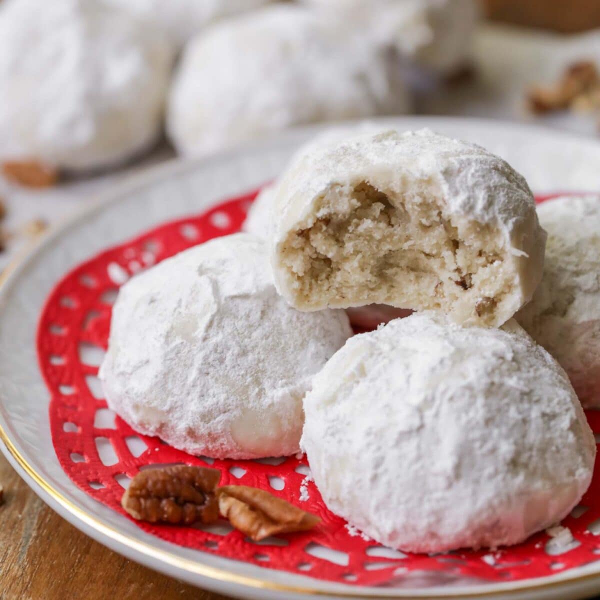 Snowball Cookies {Only 6 Ingredients!} | Lil' Luna