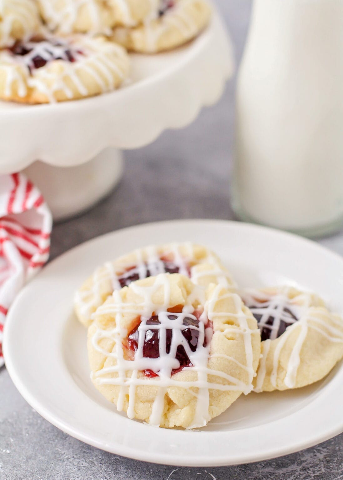 Thumbprint Cookies {Raspberry Filled!} | Lil' Luna