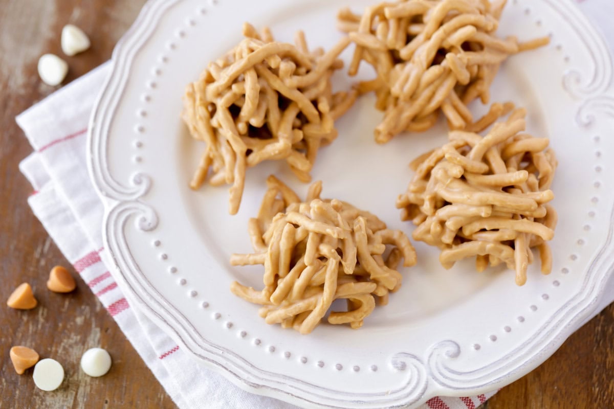 A white plate of haystack cookies.