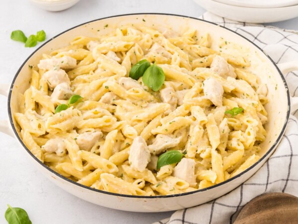 Bowl of chicken penne pasta.