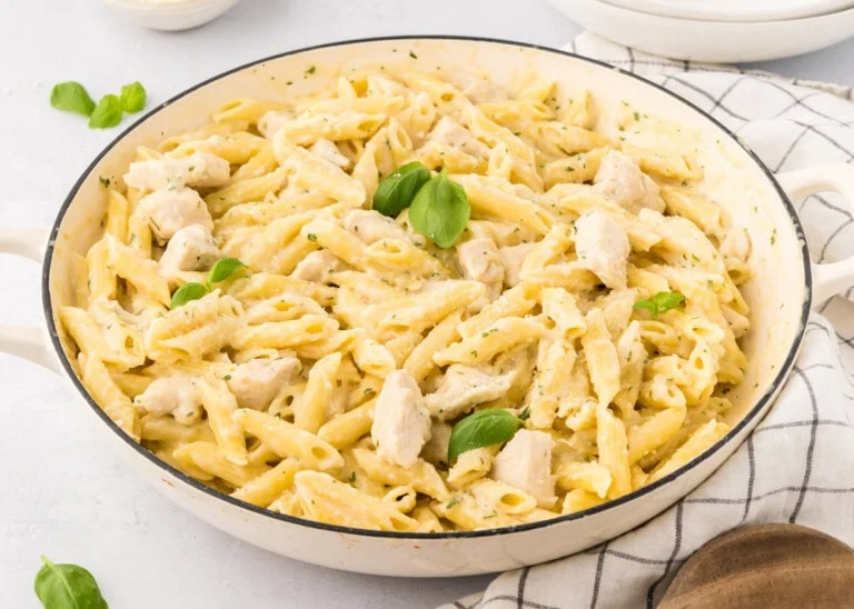 Bowl of chicken penne pasta.