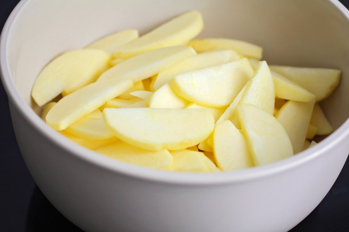 Sliced apples in a bowl.