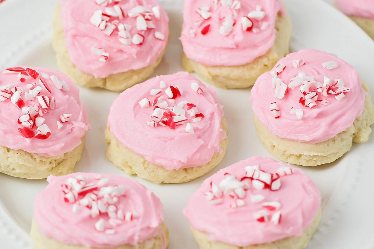 Close up of peppermint meltaways on a plate.