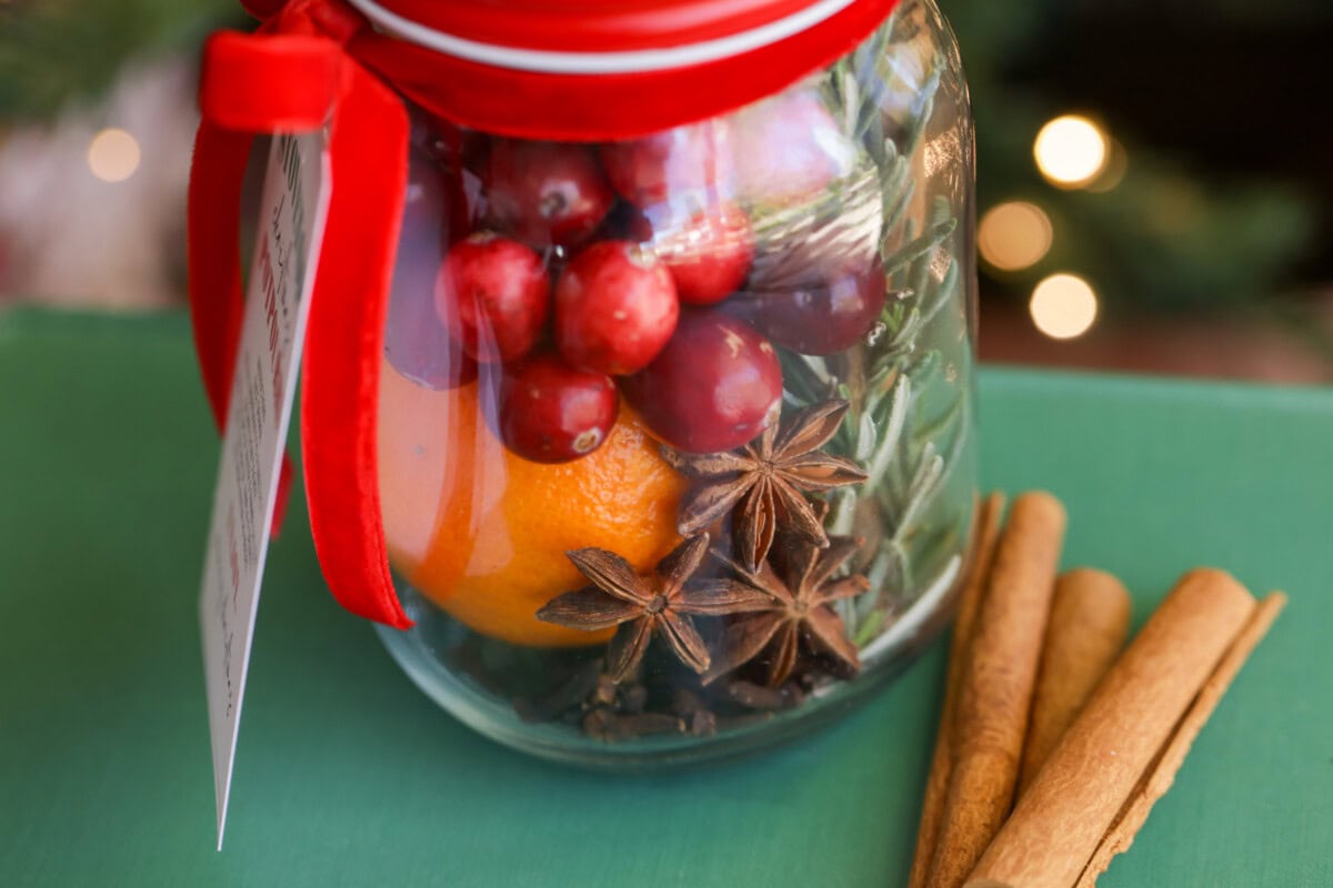 Close up image of the items in the potpourri gift.