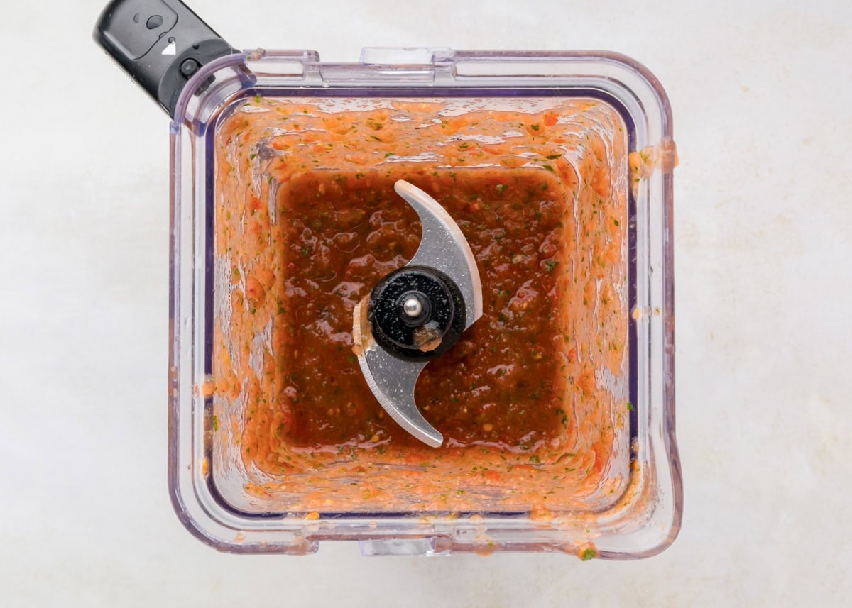 Blended Chili's salsa recipe in a blender.