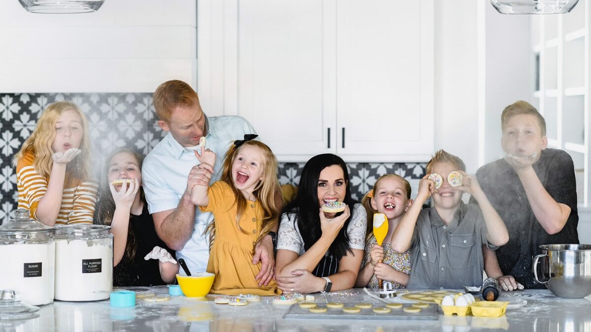 Kristyn Merkley and family - owner of the popular website Lilluna.com.