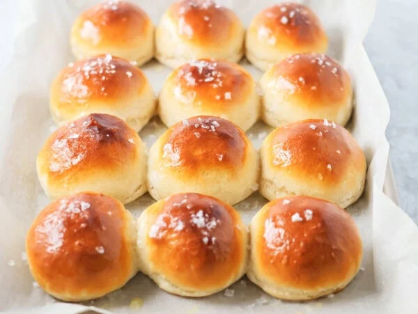 Fresh and easy yeast rolls straight out of the oven.