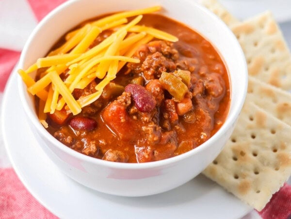 Wendy's chili recipe in bowl with crackers on the side.