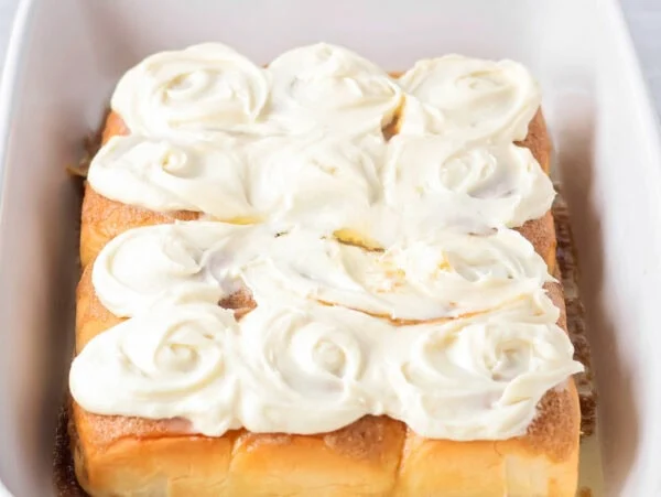 Hawaiian Roll Cinnamon Rolls are quick shortcut cinnamon rolls with sweet rolls, brown sugar cinnamon butter, and cream cheese frosting.